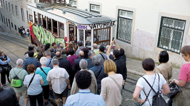 da-gloria-το-τελεφερίκ-ξεναγός-και-μνημείο-563797789