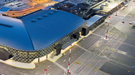 Αλεξάντερ Τσινέλ στην «Κ»: Δεν θέλουμε όλοι οι μήνες να είναι Αύγουστος