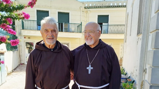 κέρκυρα-οι-μοναχοί-καπουτσίνοι-δεν-μέ-563819677