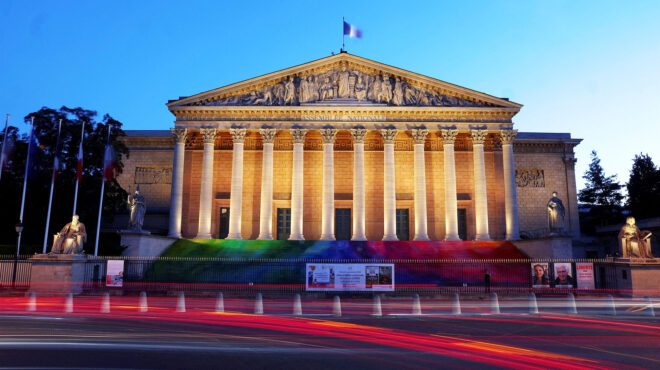 υπό-πίεση-η-γαλλία-μετά-την-υποβάθμιση-563815345