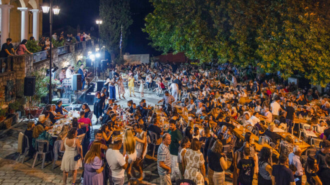 πώς-ένα-φεστιβάλ-έκανε-το-φανάρι-να-λάμ-563829514