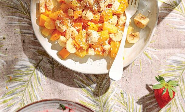 φρουτοσαλάτα-εξωτική-και-πικάντικη-563839027