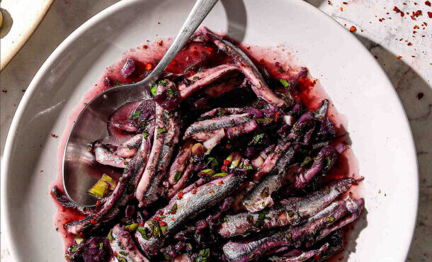 γαύρος-ελαφρόπαστος-με-σταφύλια-και-μ-563832484