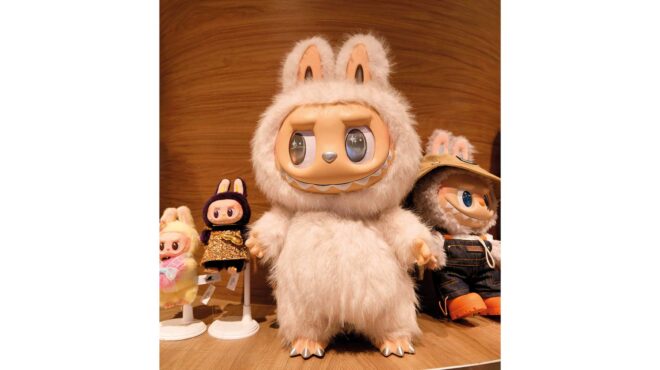 παράξενα-πλάσματα-γίνονται-συνέχεια-vira-563798428