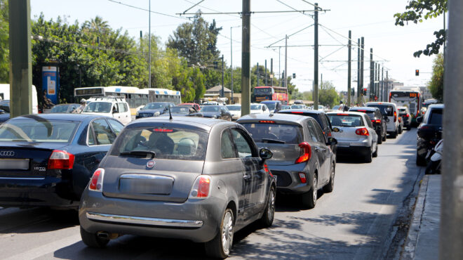 κίνηση-στους-δρόμους-σημειωτόν-στον-κ-563801467