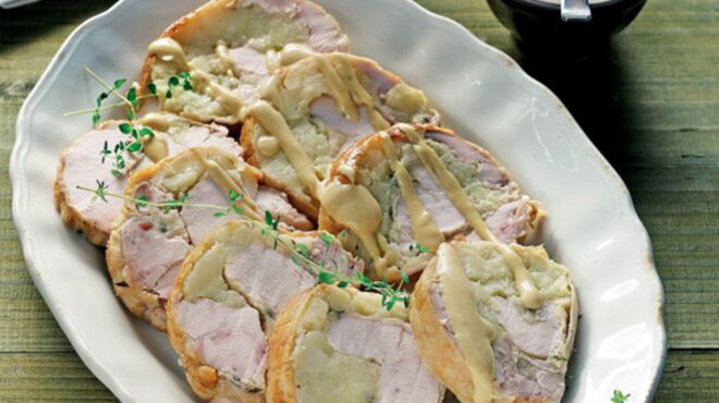 κοτόπουλο-ρολό-γεμιστό-με-πουρέ-πατάτ-563815324