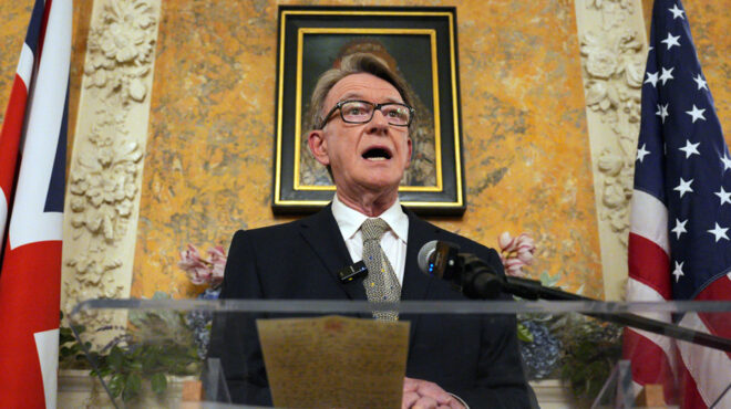 βρετανία-ο-στάρμερ-απέπεμψε-τον-πρέσβ-563807569