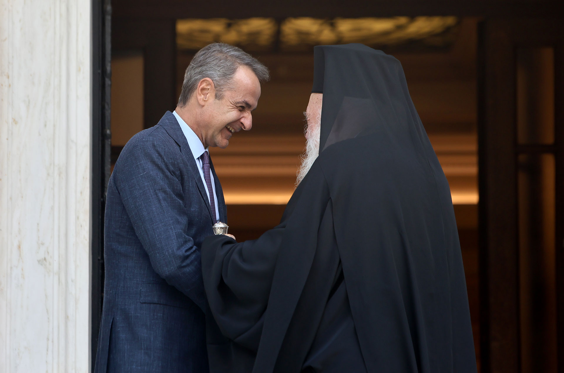 Συνάντηση Μητσοτάκη – Ιερώνυμου: «Να αντιμετωπίσουμε από κοινού τις μεγάλες προκλήσεις»-1