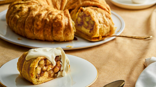 μηλόπιτα-υπερπαραγωγή-μέσα-σε-φόρμα-τ-563805094