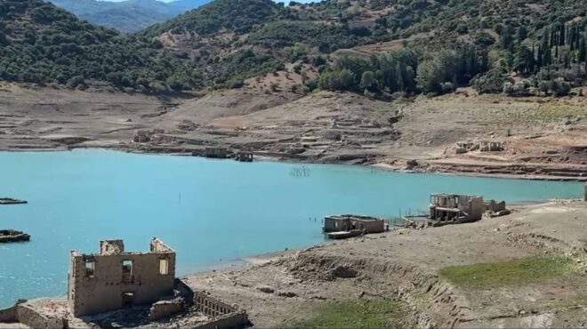 λίμνη-μόρνου-αναδύεται-όλο-και-περισσ-563839627