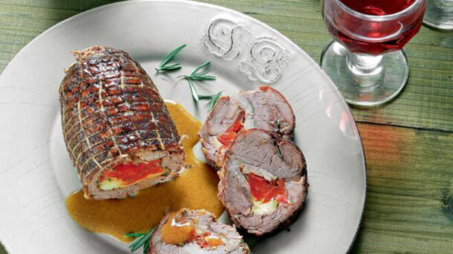 μοσχαρίσιο-στήθος-ρολό-με-ντομάτες-κα-563817874