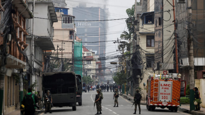 νεπάλ-στρατιώτες-στους-δρόμους-έπειτ-563805562