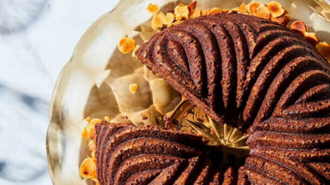 νηστίσιμο-κέικ-καρυδιού-με-σοκολάτα-563811922
