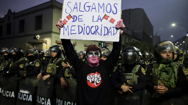 περού-συγκρούσεις-αστυνομίας-με-διαδ-563826157