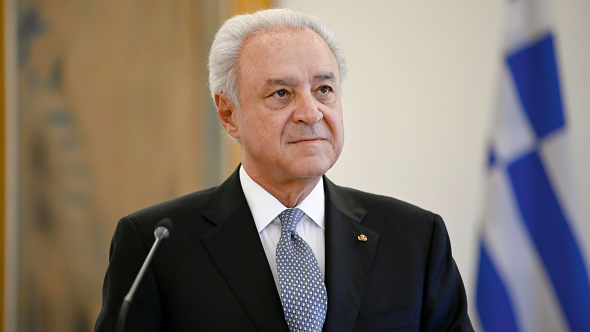 Ο υπουργός, η ανιψιά του και τα 500 εκατ.-2