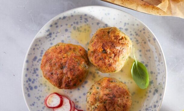 ψαρομπιφτέκια-με-γαρίδες-και-κρανιό-563797837