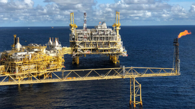 η-chevron-στο-ενεργειακό-παζλ-της-ανατολικής-563806315