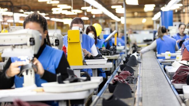 η-κίνα-δεν-είναι-πια-το-εργοστάσιο-του-κ-563821168