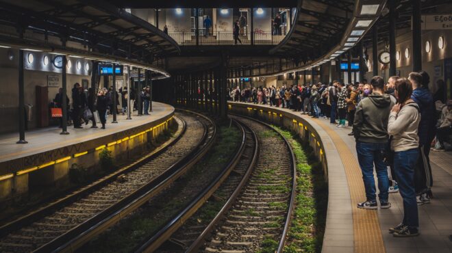 στα-συ-πλαστική-σακούλα-στον-κινητήρα-563825419