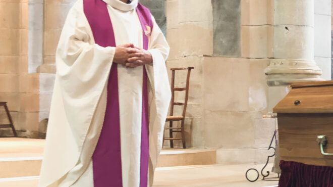 γαλλία-ιερέας-ομολόγησε-ότι-κακοποιο-563798140
