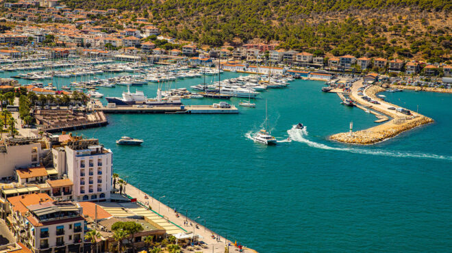 τσεσμές-λίτζια-αλάτσατα-ενα-διαφορετ-563828779