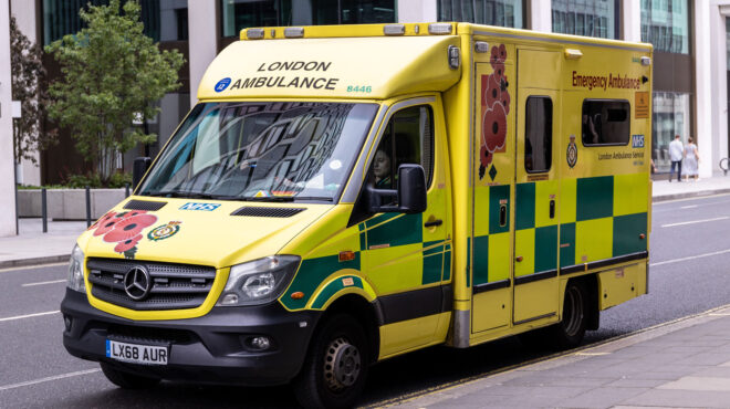 λονδίνο-λεωφορείο-παρέσυρε-πεζούς-563795911