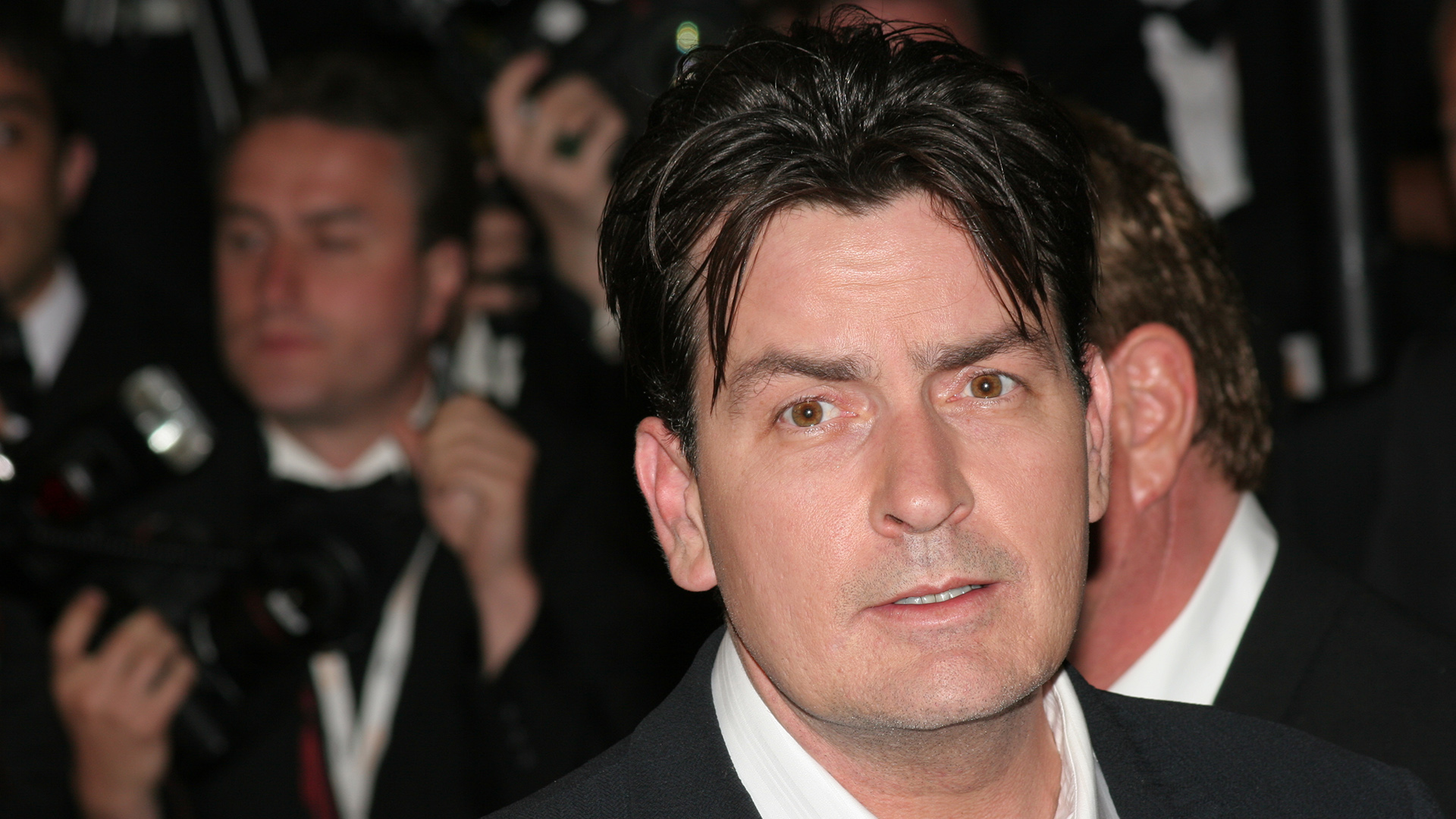 το-μακρύ-ταξίδι-του-τσάρλι-σιν-μέσα-στη-563801854