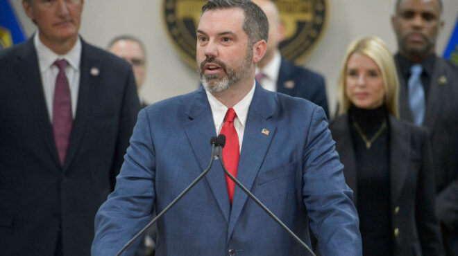 ηπα-παραίτηση-ομοσπονδιακού-εισαγγε-563825089