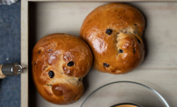 σταφιδόψωμο-5-συνταγές-για-το-γλυκό-ψωμ-563807512