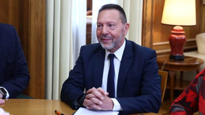 προσήλωση-στις-μεταρρυθμίσεις-ζήτησ-563837629