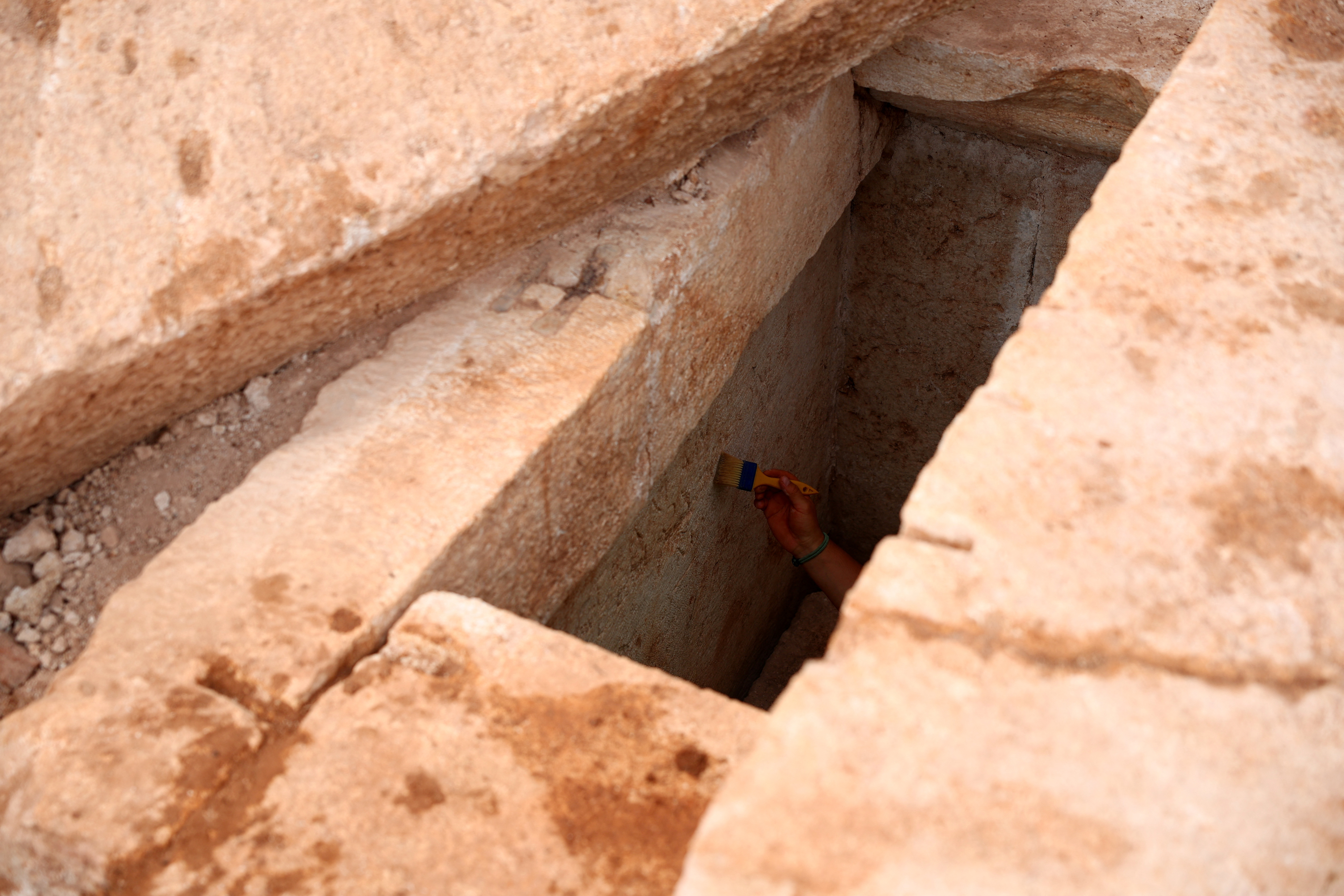 Ρωμαϊκός τάφος με ελληνική επιγραφή ανακαλύφθηκε στην Αλβανία-3