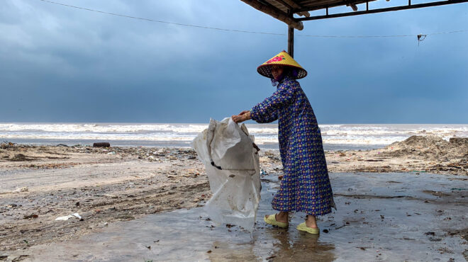 σε-συναγερμό-το-βιετνάμ-εκλεισαν-αερο-563838607