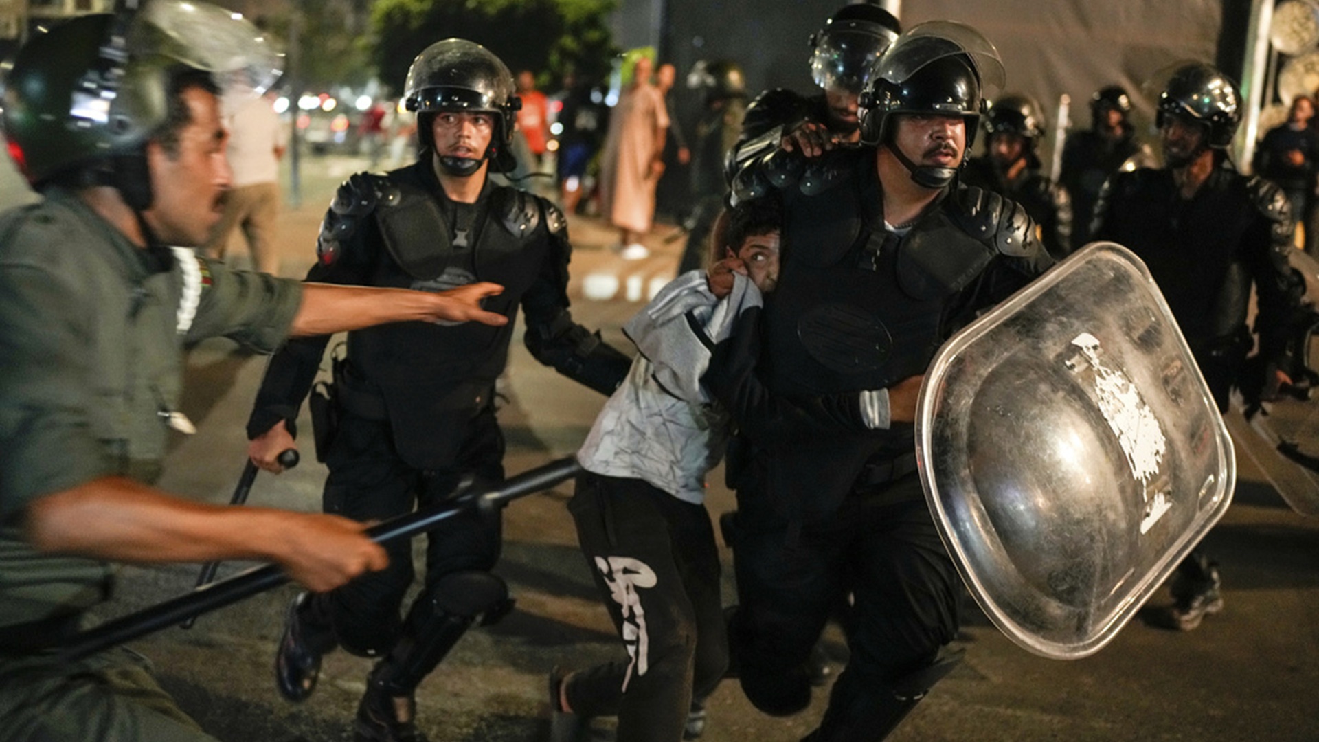 Μαρόκο: Δύο νεκροί σε επίθεση διαδηλωτών κατά σταθμού χωροφυλακής-1