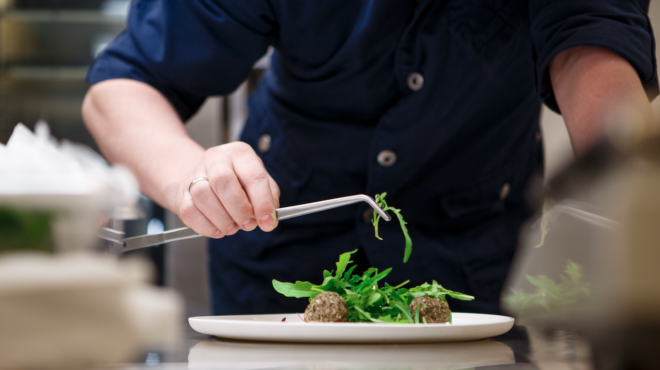 συνελήφθη-τηλεοπτικός-σεφ-για-χρέη-350-000-ε-563896456