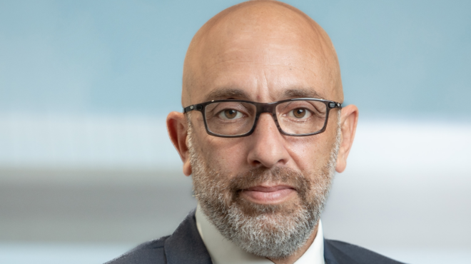 ελλάδα-ένας-επενδυτικός-προορισμός-μ-563873206