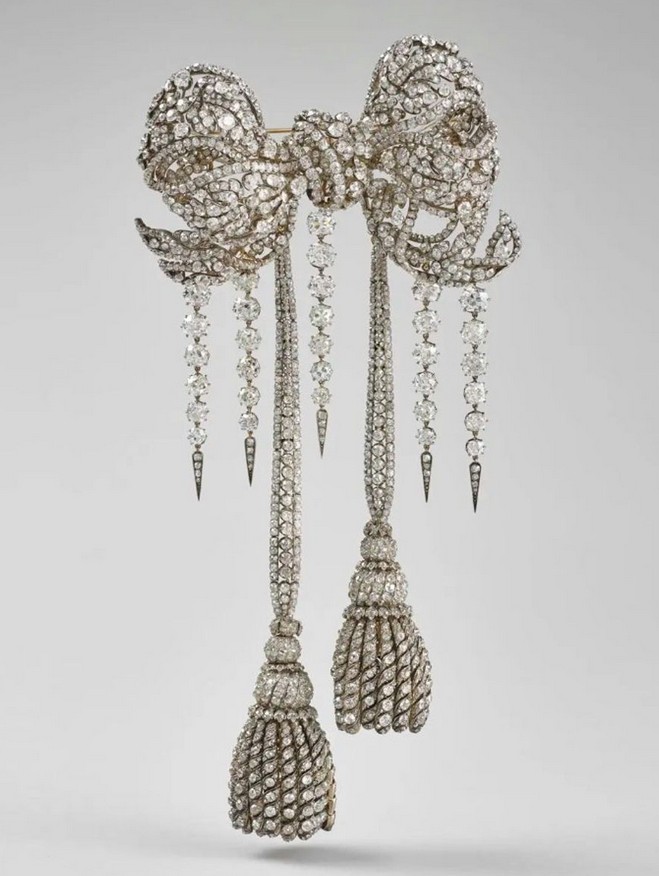 Λούβρο: Αυτά είναι τα πολύτιμα κοσμήματα που εκλάπησαν-4