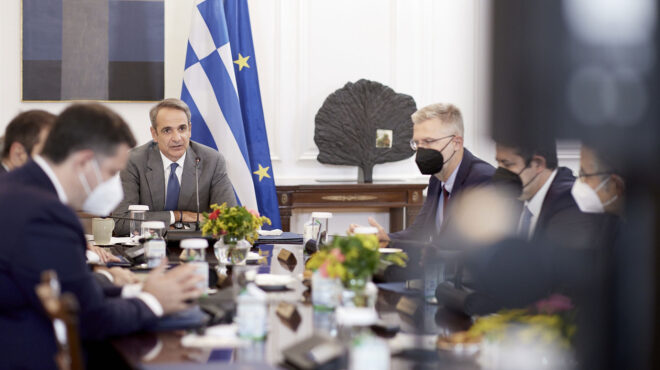 η-μονοκαλλιέργεια-του-αντί-563893318