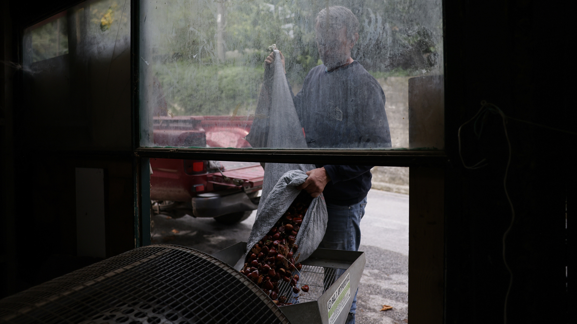 δεν-υπάρχει-πια-τίποτα-για-μάζεμα-εδώ-563888662