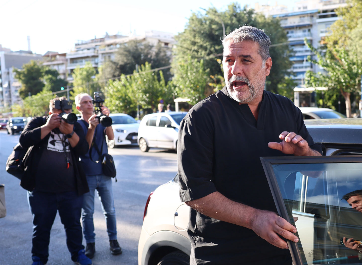 Κάποιοι τον είπαν λεβέντη-1