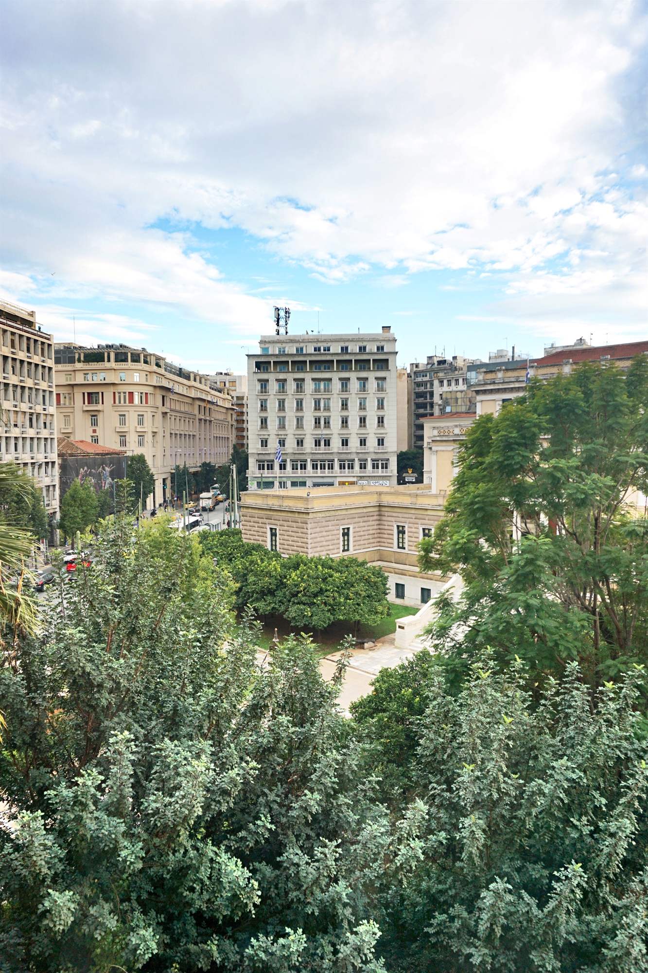 «Ξυπνούν» ιστορικά κτίρια της Αθήνας-3