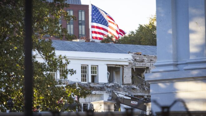 σφραγίδα-τραμπ-στον-λευκό-οίκο-563880085