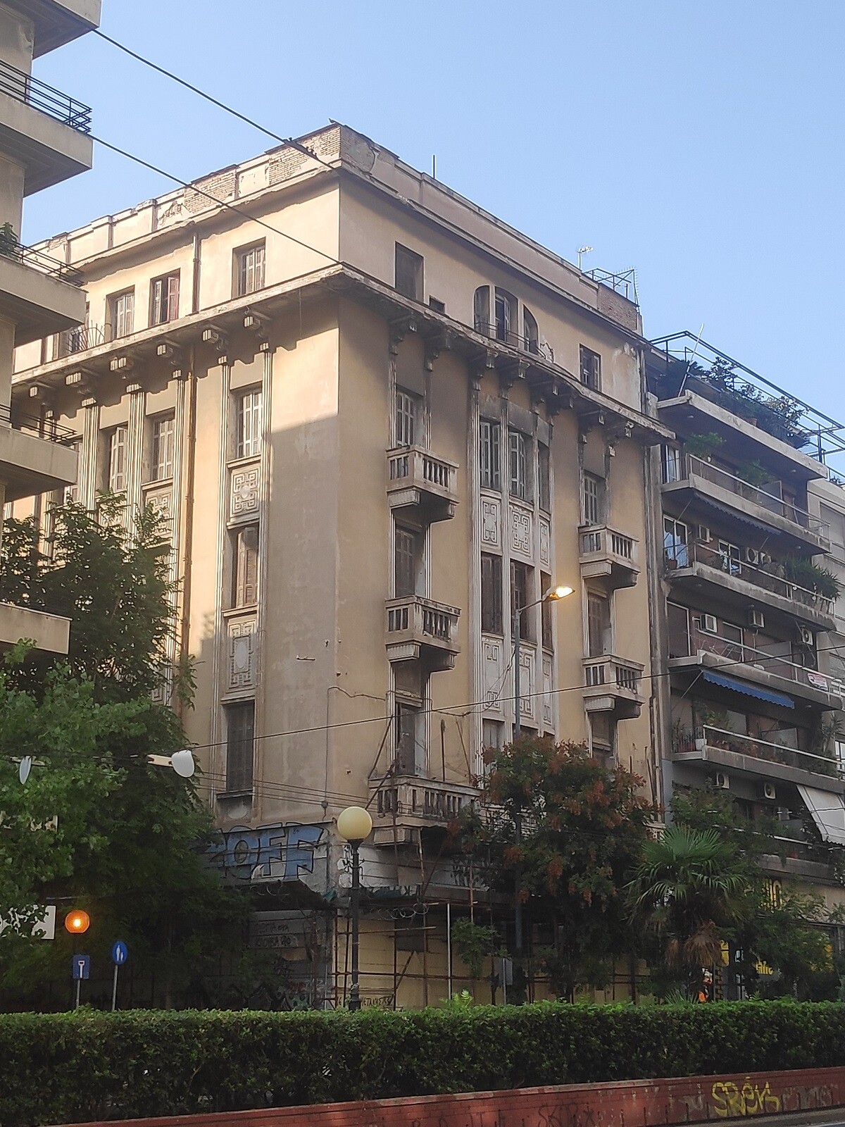 «Ξυπνούν» ιστορικά κτίρια της Αθήνας-9