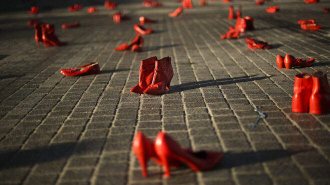 γαλλία-107-γυναίκες-δολοφονήθηκαν-από-τ-563896264