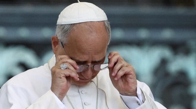 ο-πάπας-απέναντι-στον-λευκό-οίκο-αιχμέ-563845060