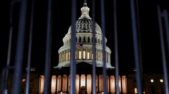 shutdown-στις-ηπα-το-δόγμα-τραμπ-και-το-ρήγμα-σ-563844064