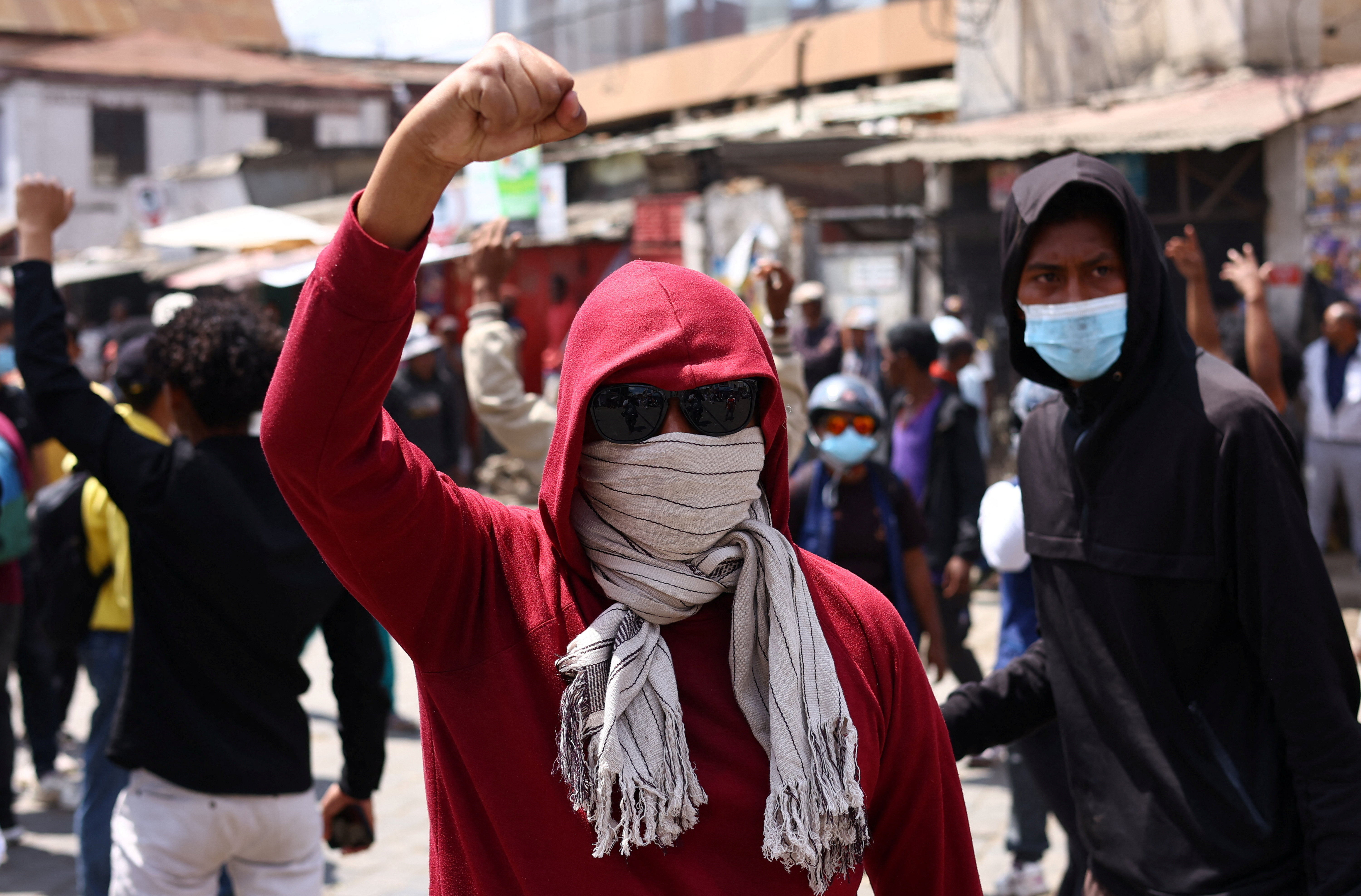 Μαδαγασκάρη: Η «Gen Z Mada» βγήκε στους δρόμους και ζητά πολιτική αλλαγή-1