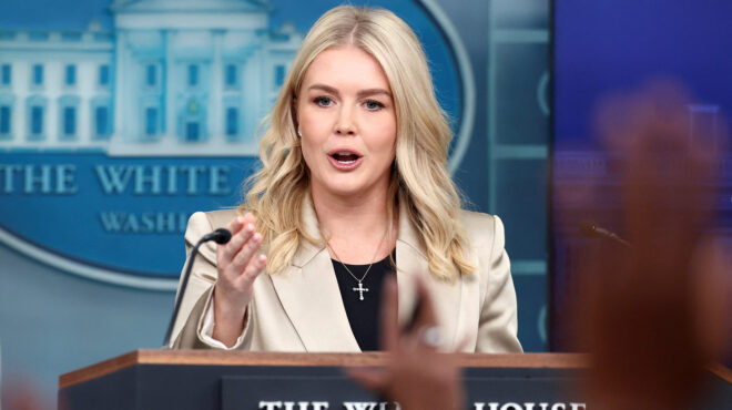 η-μάνα-σου-η-απάντηση-της-εκπροσώπ-563878786