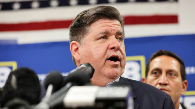 ο-κυβερνήτης-του-ιλινόις-απαντά-στον-τ-563856208