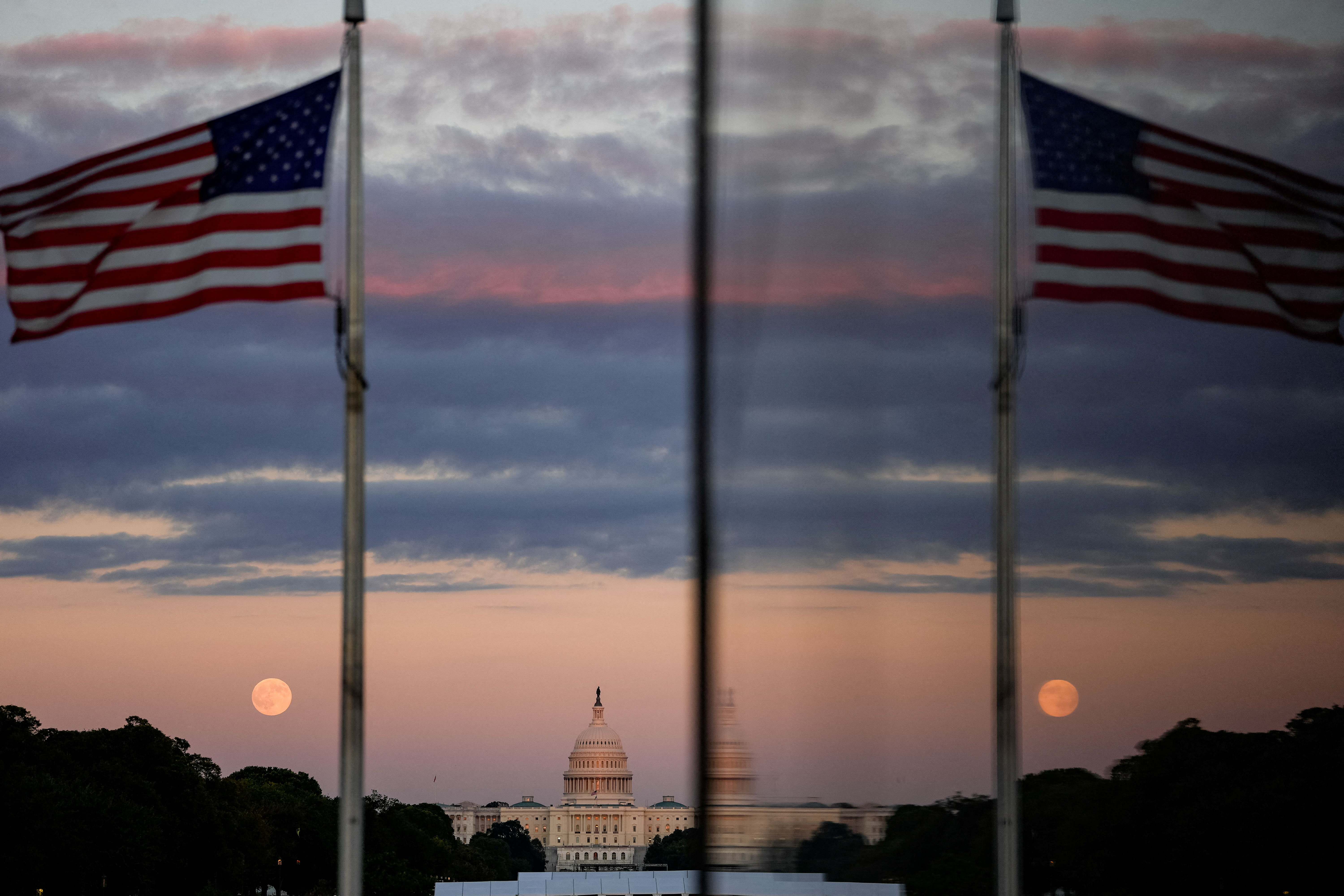 «Φεγγάρι της Συγκομιδής»: Εκθαμβωτική η πρώτη υπερπανσέληνος του 2025-9