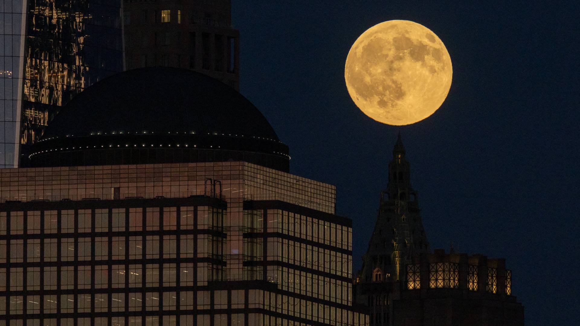 «Πανσέληνος της Συγκομιδής» – Απόψε η πρώτη υπερπανσέληνος του 2025-1